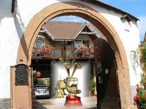 Ferienwohnung 'Gästehaus im Malerwinkel' im Ort Rhodt unter Rietburg
