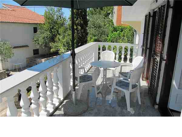 Ferienwohnung Apartment Zora 2 (4 + 2 P) - strandnah, günstig, Pirovac, Insel Murter, Dalmatien, Kroatien, Bild 1
